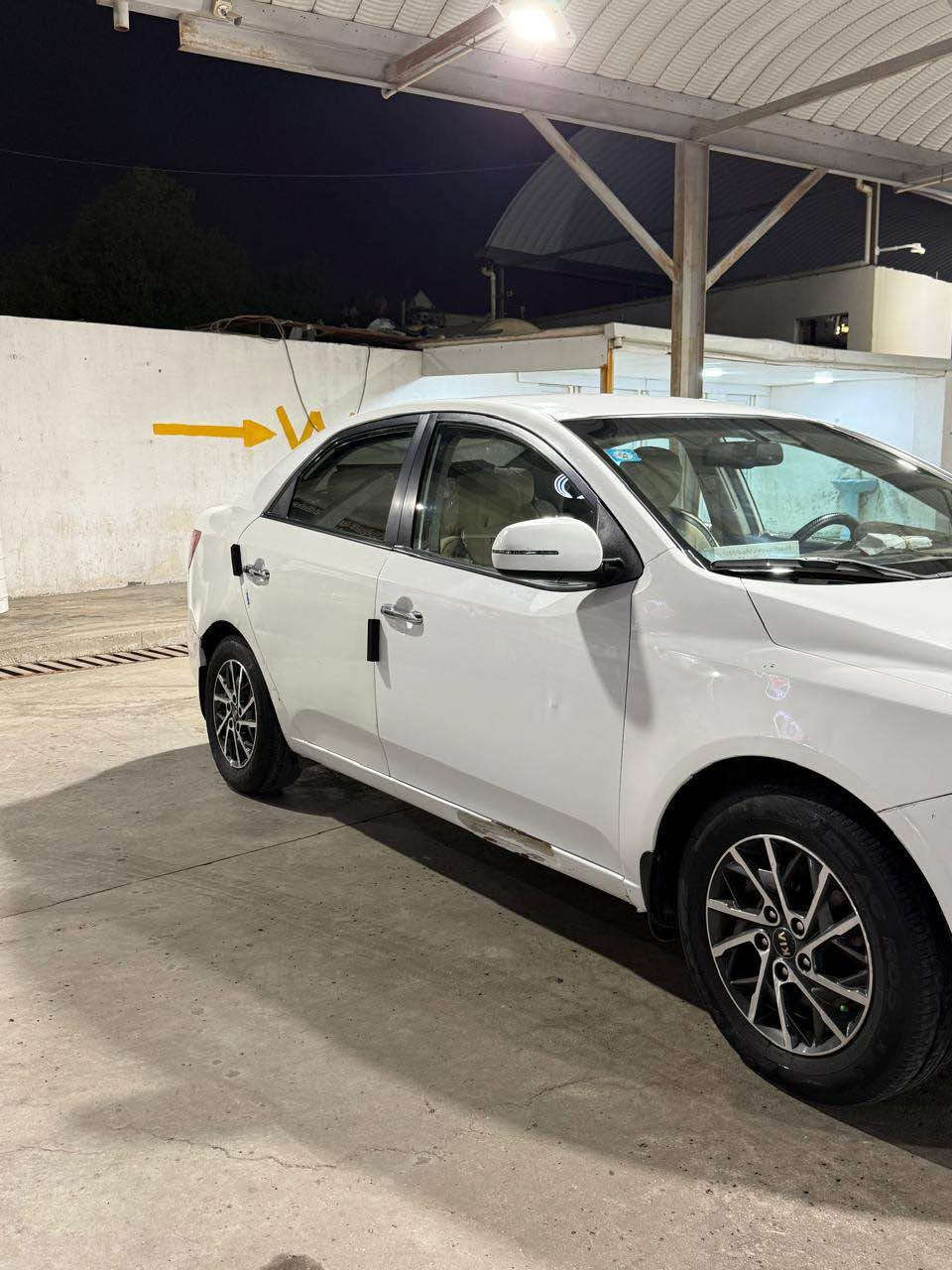 كيا سيراتو موديل 13 خليجي والسياره جاهزه من كلشي مكينه كير حداده تبريد كهربائيات وبيه طخات مثل ما واضح بلصوره سنويه جديده لل2030 والسياره بأسمي وتحويل ثاني يوم وسياره حلوه ومرتبه رايدها 95 وبيها مجال شراي يتصل ع رقمي *********** ومكاني البصره الأصمعي Singapore
