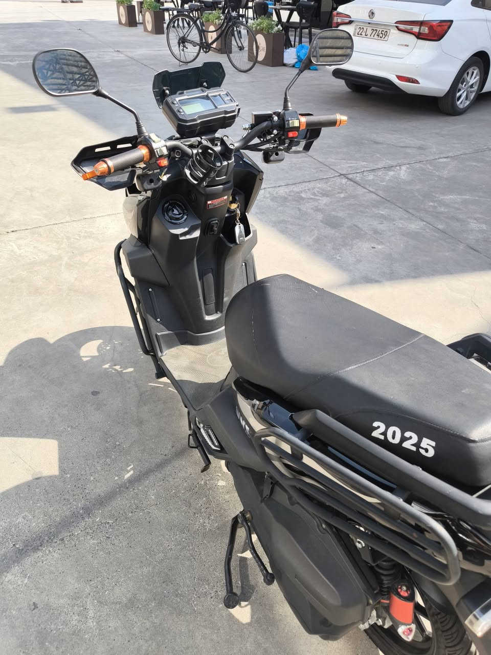 ماطور جديد كلو شغال ما ناقصا شي ممشى قليل للبيع السعر 700$ دولار قفل الشراي يتواصل خاص ***********
