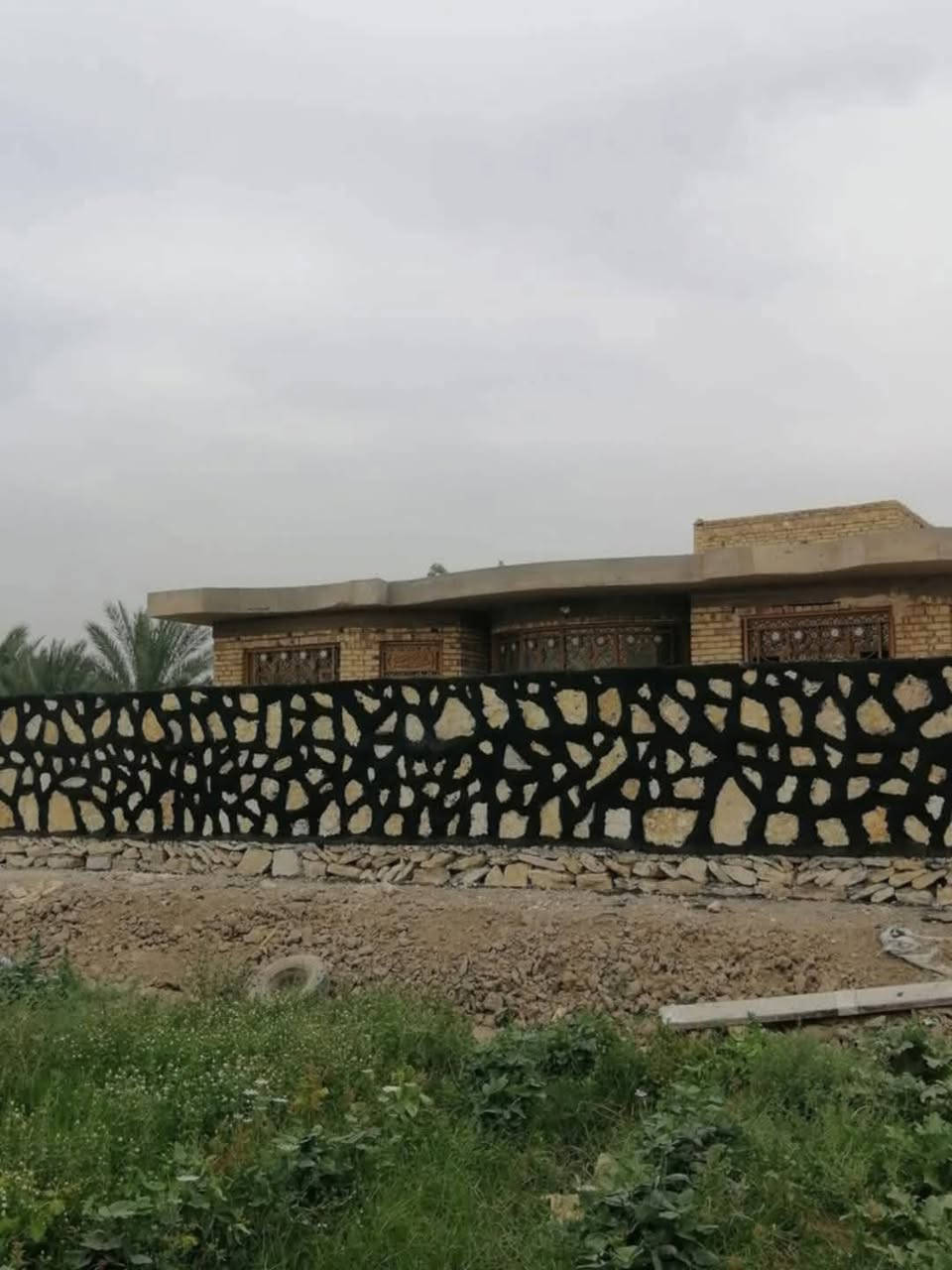 بناء • حجر كريستو • عمل