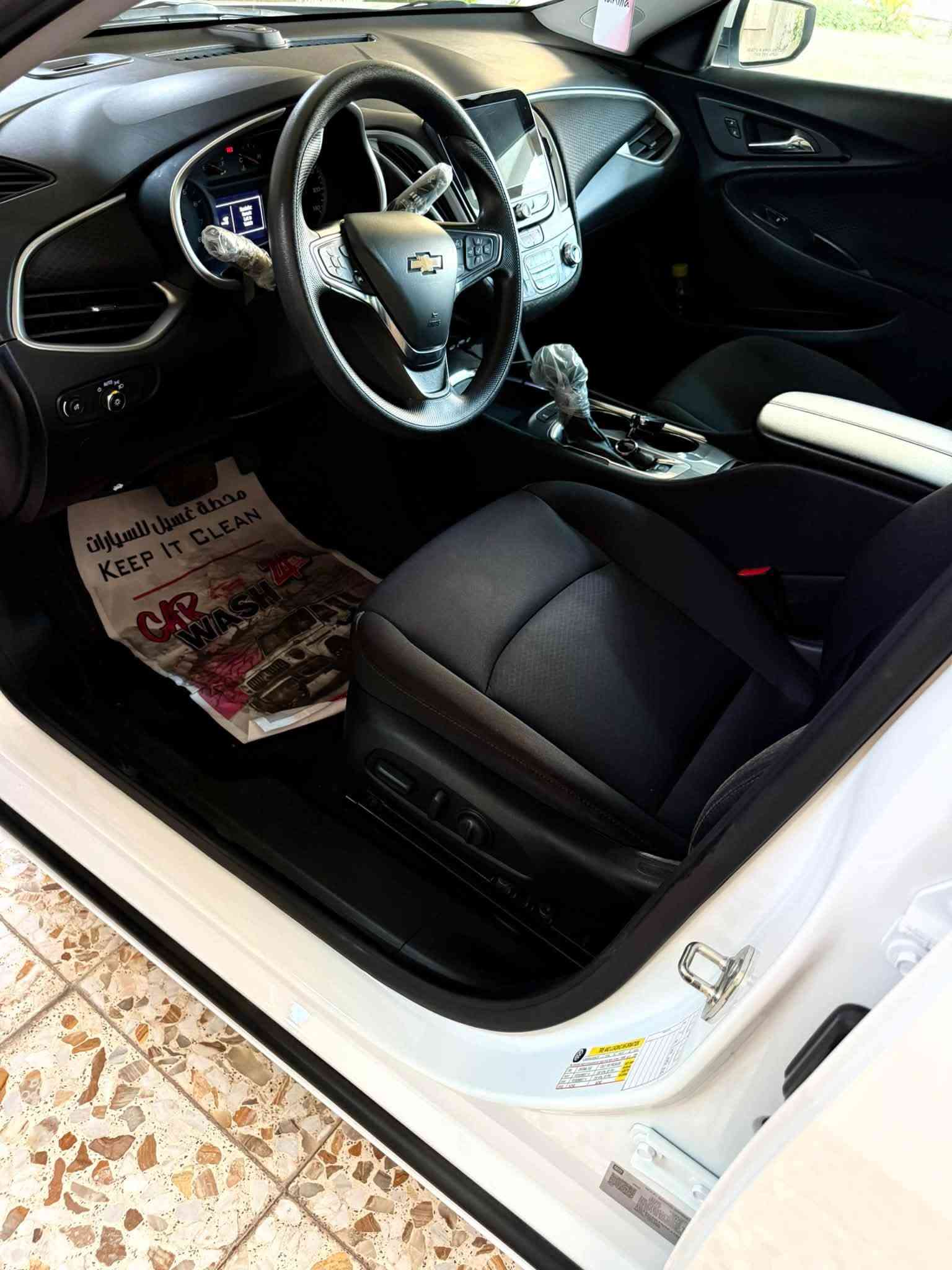 ماليبو 2024 LT - وارد امريكي
رقم اربيل بأسمي
مكينة 1.5L توربو
ماشية 69.000 كم 
المواصفات 
بصمة تشغيل عن بعد
كرسي السائق كهرباء 
رادار امامي وتوقف ذاتي
حساسات خلفية
تحديد المسار
ويل كب كروم 18
تدفئة كشنات 
تحكمات ستيرن + مثبت سرعة
مانع انزلاق - اوتو ستوب
كاميرا خلفية 
تبريد قطعتين - هاند بريك بصمة

حادث السياره صبغ جاملغ وباب جهة اليمين بدون دواخل بچم كبس لغد شاصي مكفولات مكانين بارد وسونار واضح  ايرباك برده فقط راجع سستم 

سعر السياره : 12.500  125 ورقه وبيها مجال لشراي
للاستفسار:  ***********
مكاني بغداد حي الجامعه
