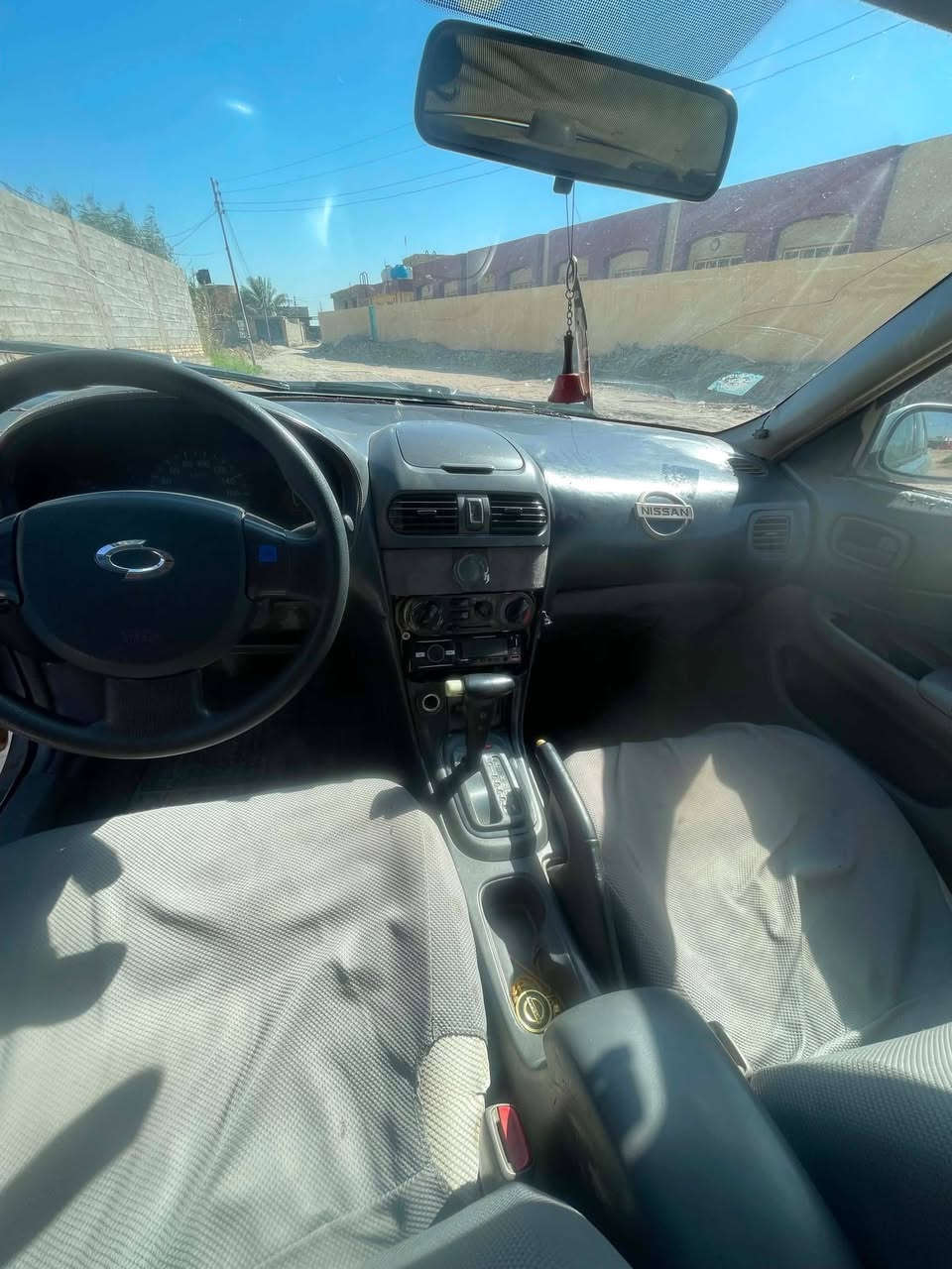 نيسان سني موديل 2000
محرك كير جدد 
السيارة حلوة ماناقصهة اي شي
تبريد شغال
السعر 45$وبيهة مجال قليل
مكان السيارة ديوانية قضاء الدغارة
رقم ***********
انه مگلف بلنشر هاذ رقم راعيهه اتصلو بيهه @إشارة

