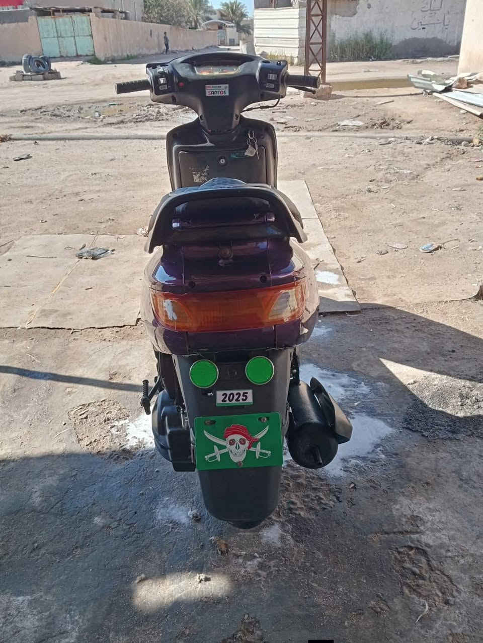 السلام عليكم شباب دراجه للبيع دراجه حلوه ونضيفه مثل ما واضح بل صوره دراجه مرات الصبح ما تشتغل سلف هندر واحد الصبح السعر 450 الرقم***********
