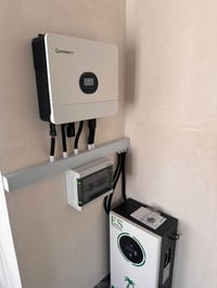 طاقة شمسية • انفيرتر Growatt • ألواح جينكو 650وات