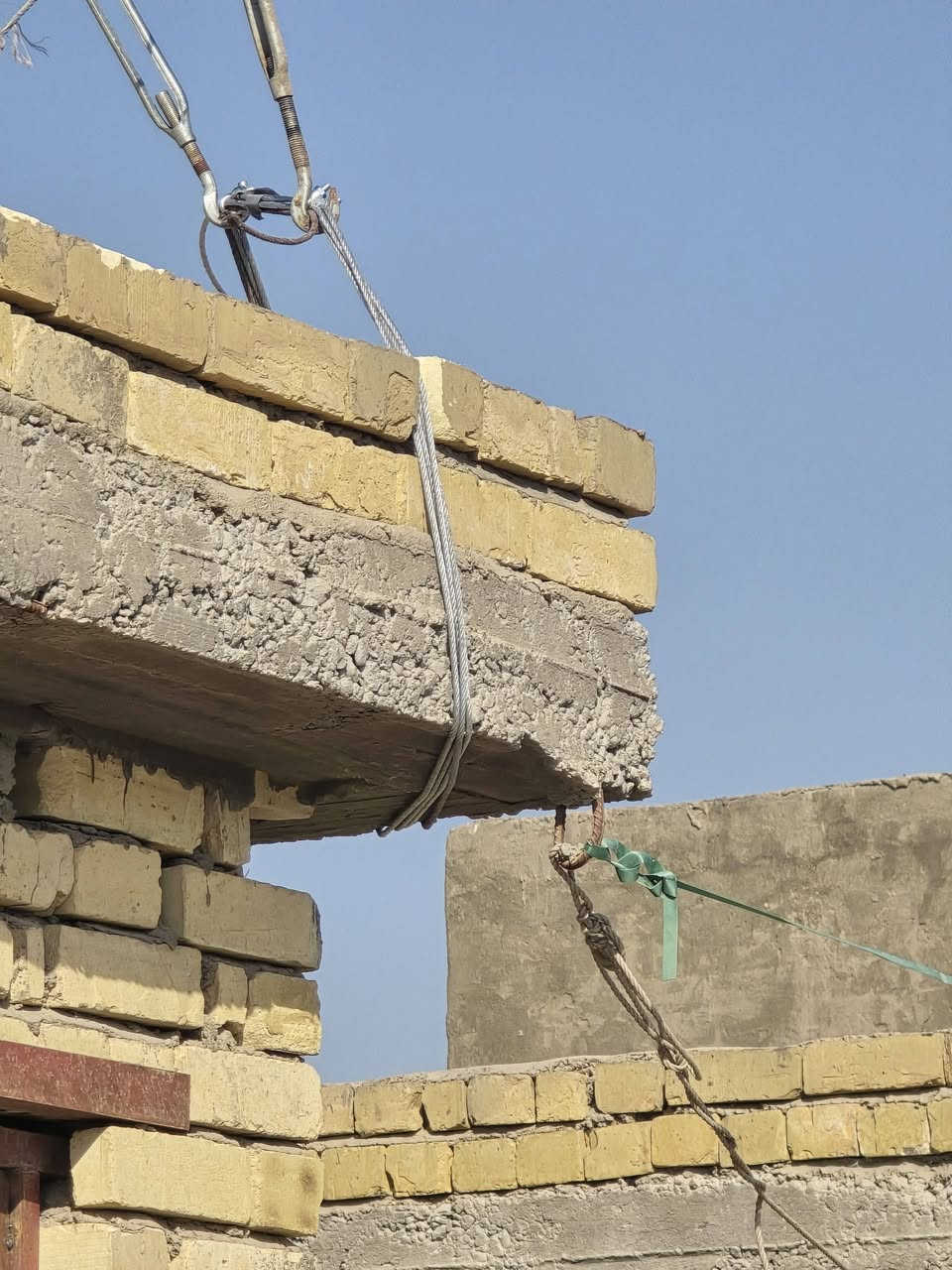 تم نصب برجين ١٥ م كربلاء الانتفاضه.
***********
علاء.
