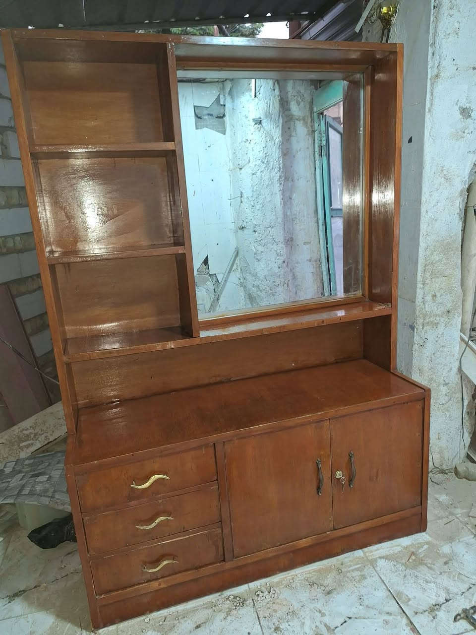 غراض للبيع كلمن وسعره
ثلاجه سعره 85.  وبيه مجال نضيفه كلش 
ميز التوليت سعره 50  نضيف 
طباخ 4. عيون شغال الفرن شغال.  سعر 100. بي مجال 
جربايه.   تسكام.  نضيفه سعره. 50.   وبيه مجال 
الاتصال عله رقم 
    ***********.   واتساب
