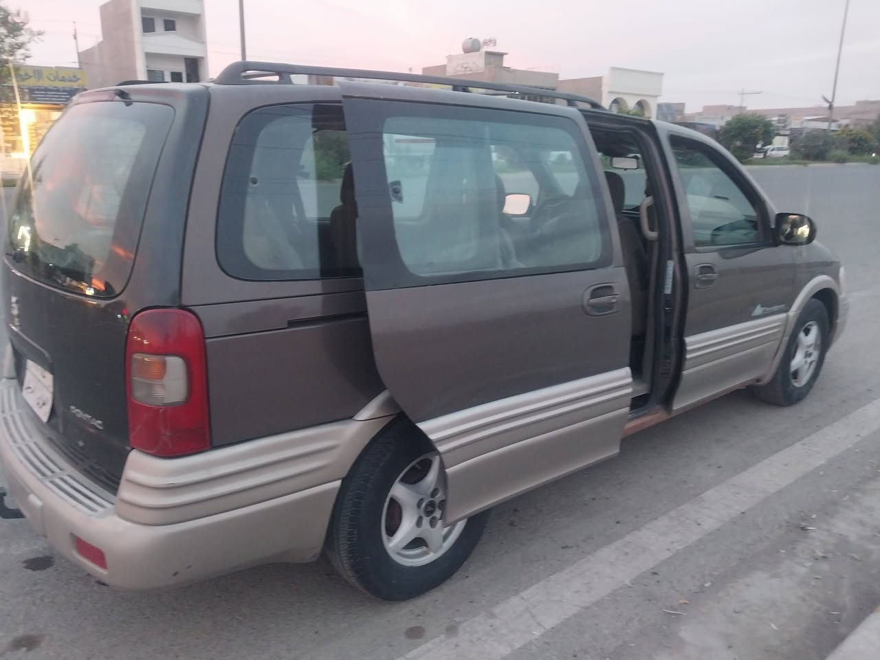 پونتیاک • موديل 2000 • اوتوماتيك