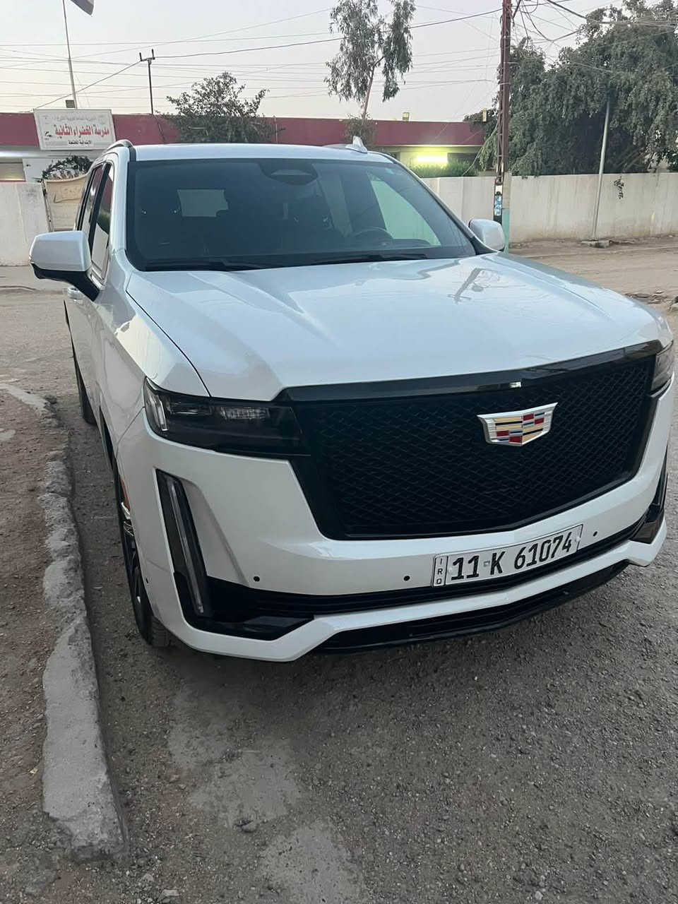 اسكاليد • ٢٠٢٣ • ابيض