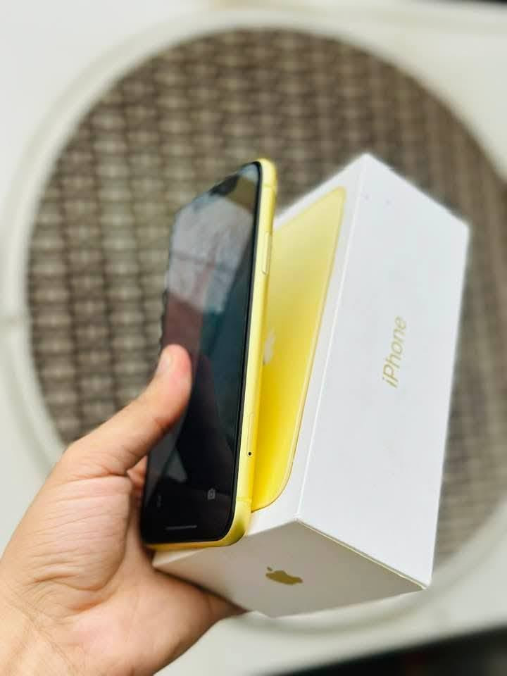 آيفون ١١ • ذاكرة ٦٤ • بطارية ٧٣٪