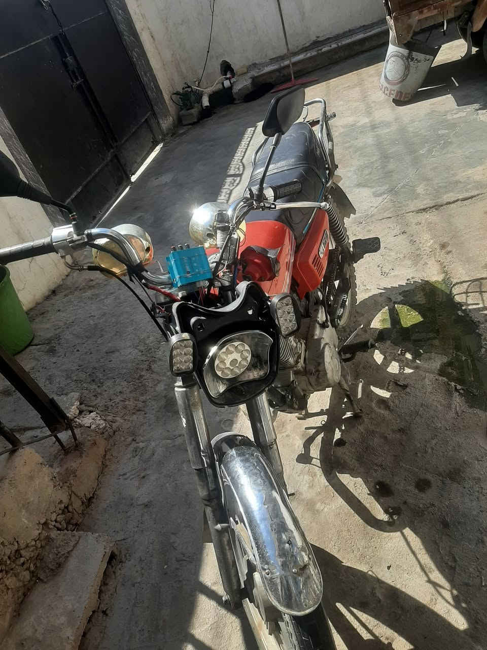 نامي برو موديل 16 محرك بلادي جانت محجوزه قطرت صوت مابيها عبالك محرك 25 كهربايات شغاله بدون ان بي ثري ابيعها السعر 350  و بيها مجال رقمي ***********
