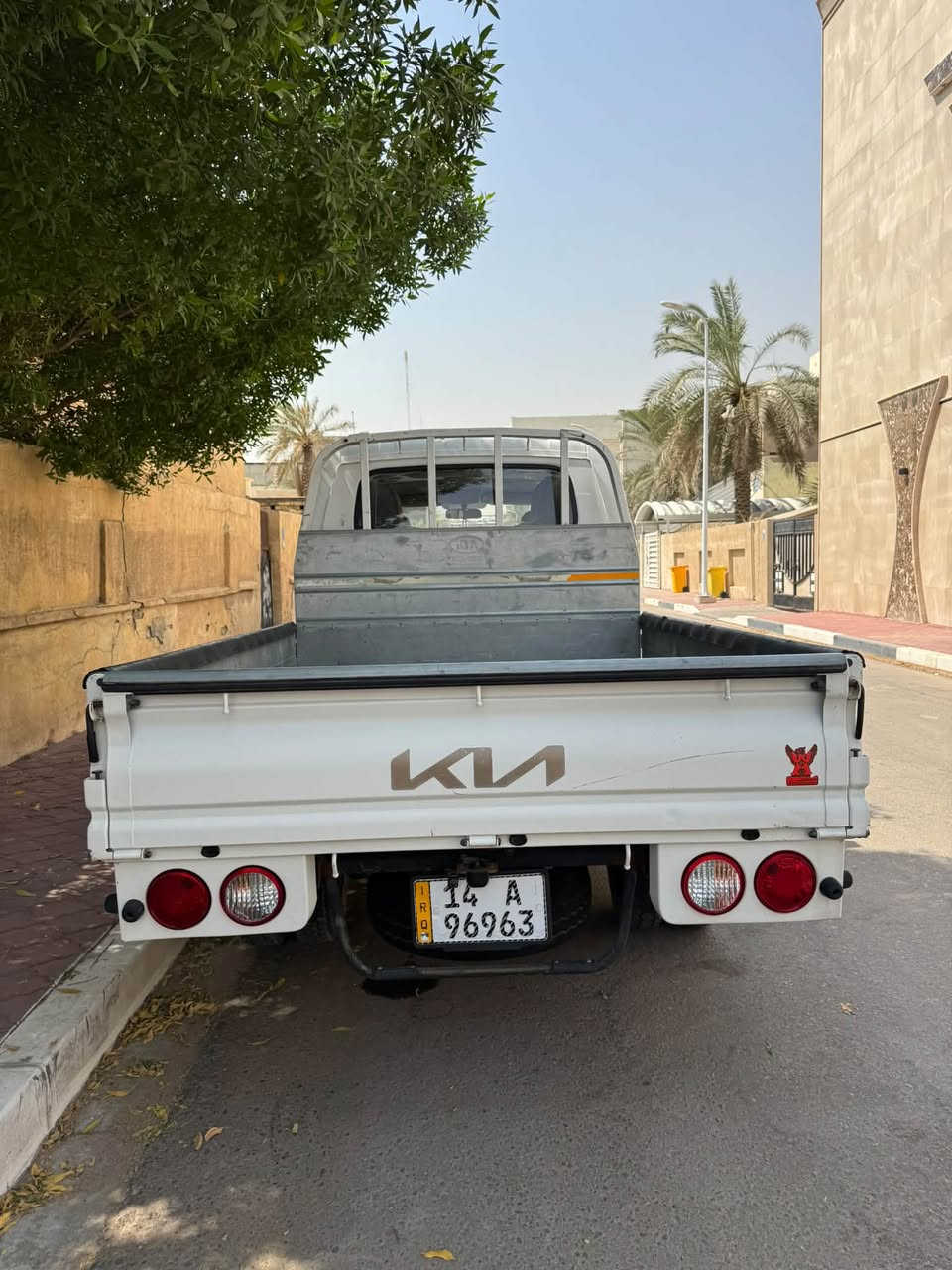 كيا بنكو نثية دبل قمارة محرك مفتوح موديل 2024
ماشية 93 الف
كفالة كير و مكينة صبغ معجون
السيارة باسمي سنوية 2029 هزة جديدة
السيارة نظيفة استخدام بيت 
سعرها 160 و بيها مجال للشراي
للتواصل ***********
