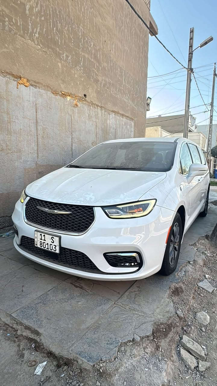 كرايسلر باسيفيكا Hybrid 2022
هايبرد Plug-in Hybrid — تنشحن بالكهرباء
وارد امريكي حادثها مثل مموضح بصورة
7 راكب / ثلاثة صفوف
داخلية جلد أسود
كراسي الصف الثاني منفصلة Captain Seats
شاشة وسطية Uconnect 10.1 إنچ
شاشتين خلفيات 10 إنچ للترفيه
Apple CarPlay + Android Auto لاسلكي
كاميرا خلفية
حساسات أمامية وخلفية — والحساسات
ليتات LED أمامي وخلفي
تشغيل بصمة
تحكم ستيرن
تكييف متعدد المناطق + فتحات تكييف خلفية بالسقف
أبواب جانبية سلايد كهرباء
باب خلفي كهرباء
فول من عدا الفتحة
جنوط ألمنيوم
*مكانها بغداد الدورة جمعية خير الله
***********
