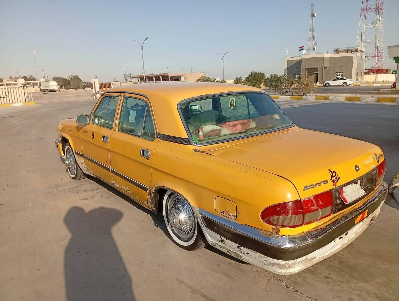 فولكه • سيدان • جلد ابيض
