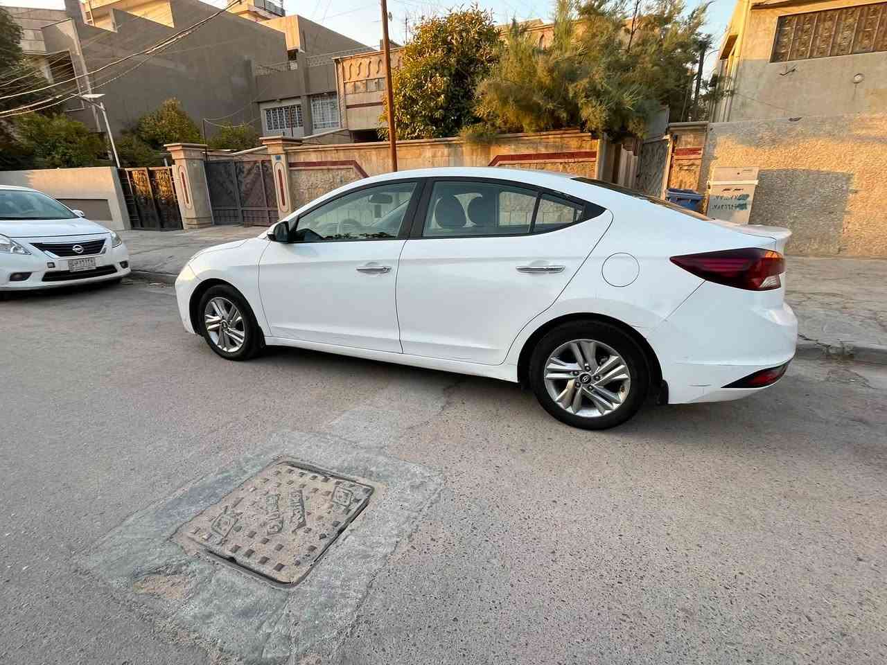 النترا 2020 للبيع  خليجي مري شفط كامرتين امامي خلفي سلايد  شاشة 3 انظمة سرع كير ومكينة  بحالة جيدة جدا تبريد قطعتين ثلج السيارة بيها طختين  بسيطة صبغ جاملغ يسار وبنيد السيارة رقم بغداد ب اسمي سنوية جديدة السيارة ماشية 184 الف الموقع بغداد للتواصل ***********
