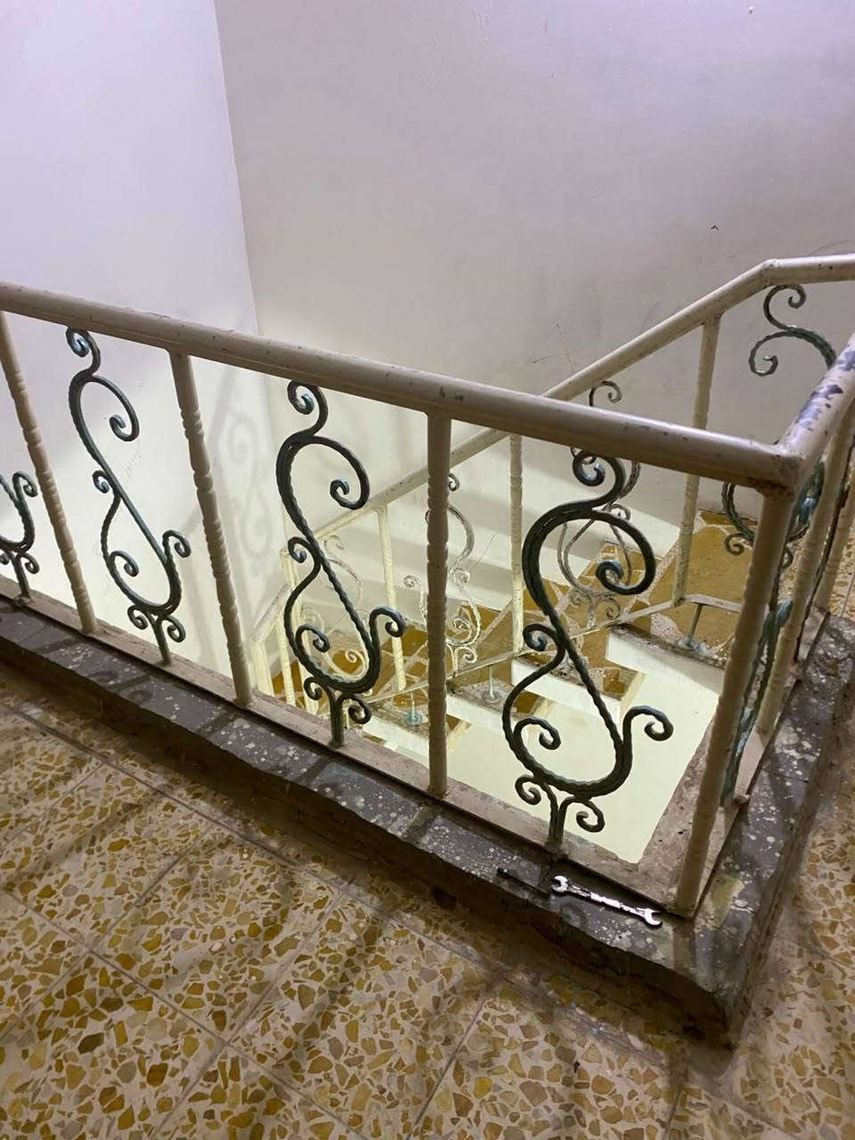 سلام عليكم بيت للبيع مساحة ١٠٠واجه ٥,والنزال ٢٠طابقين ٣غرف نوم وستقبال ومطبخ  وصحيات فوك وجوه زراعي سند٢٥اقرارمحكمه عنوان زعفرانية نهاية الأربع شوارع شارع الجواهري قرب الشارع العام سعره قصط مقدمة ٤٥ وبلشهر٥٠٠سعره  ٧٥الاستفسارعل الرقم***********
