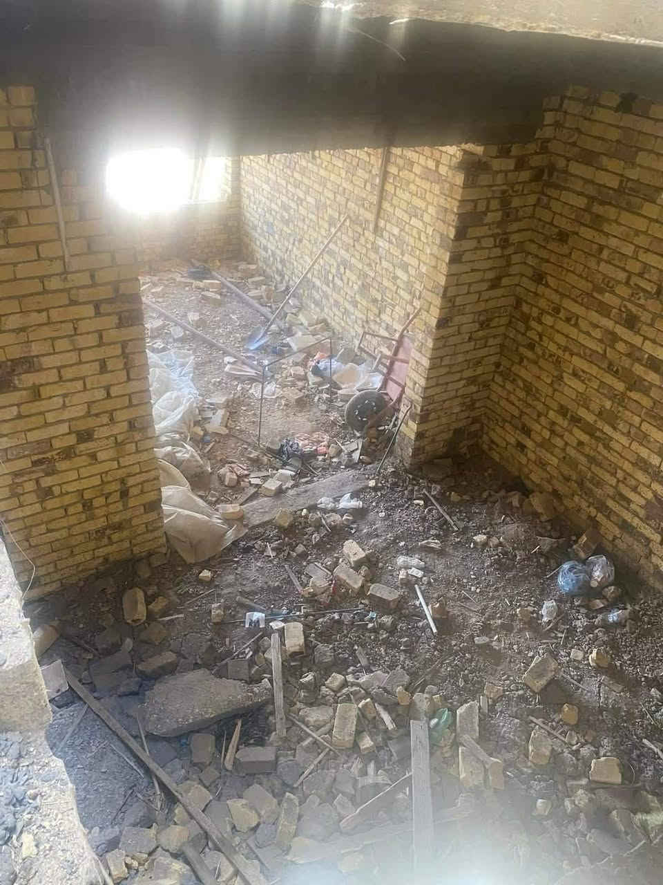 🏠 للبيع هيكل طابو عثماني
📍 خلف مطعم دار اليمن
لمساحة: 100م
 الواجهة: 5م | النزال: 20م
 طابقين كونكريت مسلح
 السعر: 45 مليون قابل للتفاوض
التواصل  والاستفسار   متوفر وتساب : ***********
