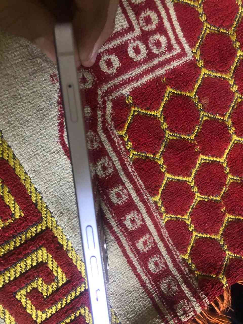 ايفون 12 • ١٢٨ جيجا • بطارية ٧٦٪