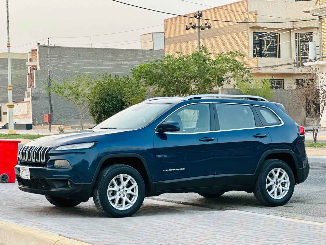 للبيع جيب بزون موديل 2018 وارد امريكي حادث خسفه بجاملغ الامامي وجاملغ خلفي صبغ اثر شخط  بدون ضربه شاصي لغد مكفولات والباقي مكفول مواصفات شاشه كبيره كامره دواره حساس تحكم ستيرن كشنات جلد كهرباء تدفئه تبريد كشنات وستيرن بصمه تشغيل وبصمه ابواب وجنطه ويل كب كروم كير ماوس 4 وضعيات قياده تخم تاير جديد سنويه جديده مكينه 2400 دوش وكير وحداديه وتبريد مكفولات السعر 98 عنوان كربلاء الاستفسار الاتصال ع رقم ***********
