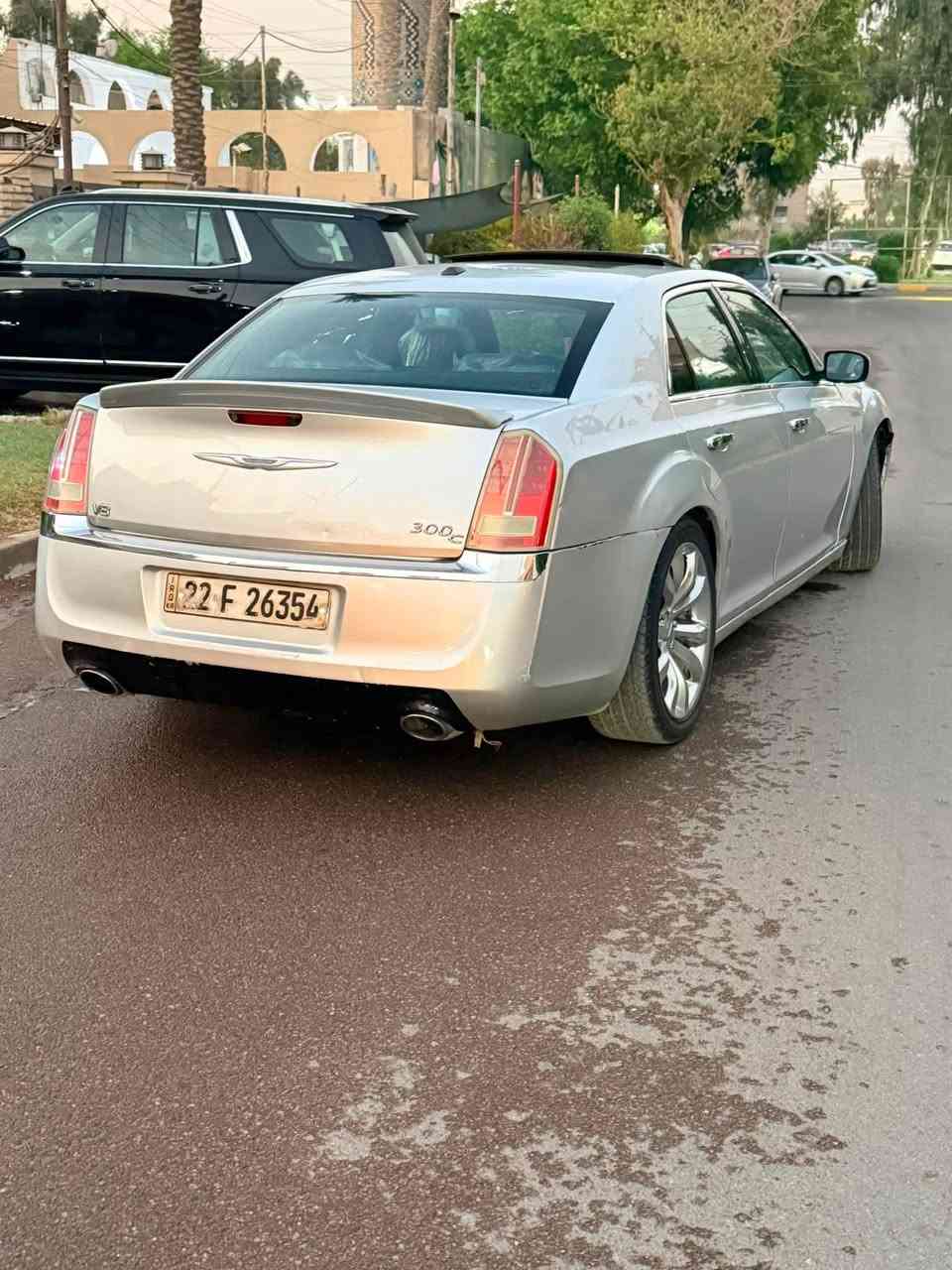 ‏السلام عليكم أوباما للبيع موديل 2012 V8💪خليجي بسمي تحويل ثاني يوم هزه جديده سنويه جديده لل28 عليها منضومه عاز المواصفات : فول واحد على واحد
پانوراما .
نقطة عمياء .
حساسات امامية .
ويل قياس 20  .
حساسات خلفية .
شاشه كبيرة مع نظام ملاحة  GPS .
سستم صوت مع دمام .
مقصورة الركاب من الجلد
المقاعد الأمامية كهربائية .
تشغيل عن بعد .
محدد سرعة .
تلفون بلوتوث .
كاميرا خلفية .
مرايا متحسسة للاضاءة العالية .
كير شفت بالستيرن .
دخول ذكي (بصمة)  
العنوان البياع
شباب السياره بيها جاملخ وبنيد وباب خلفيه وجاملخ خلفي صبغ السياره 
السعر 135 بيع او مراوس النترا او فورتي 
للاستفسار ‏ *********** ‏
