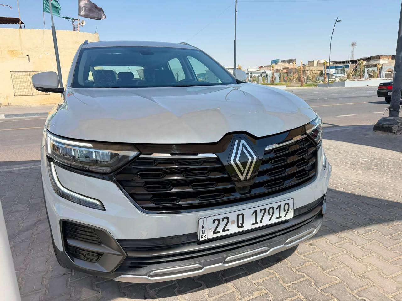 السلام عليكم
رينو كوليوس المديل 2025 رقم اربيل اخذته من الوكاله يعني زيرو وبعدها زيرو ما ماشيه ابد زيرو بعدها ضمان ٥ سنوات 
السعر 195$ 
علماً بشركة سعره بل عراقي ٣٧ مليون يعني منزل هواي من سعره وبعدها زيرو كلش حته دوساته ما فاتحهم
العنوان البصرة المعقل
***********
