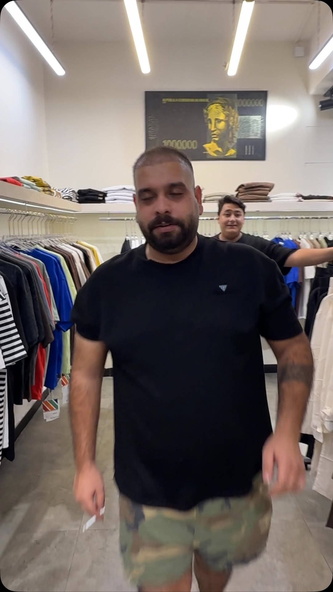 احمد الانباري الحريه الأولى مجمع باته الطابق الاول
