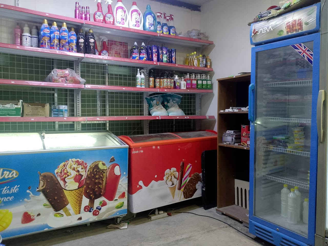 هاي البرادات للبيع
وعندي ارفوف
***********
