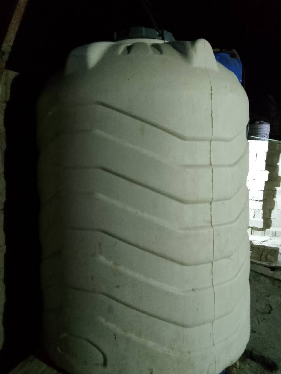 مقطوره 2طن بسعر 130وبيه مجال اتصل على رقم ***********
