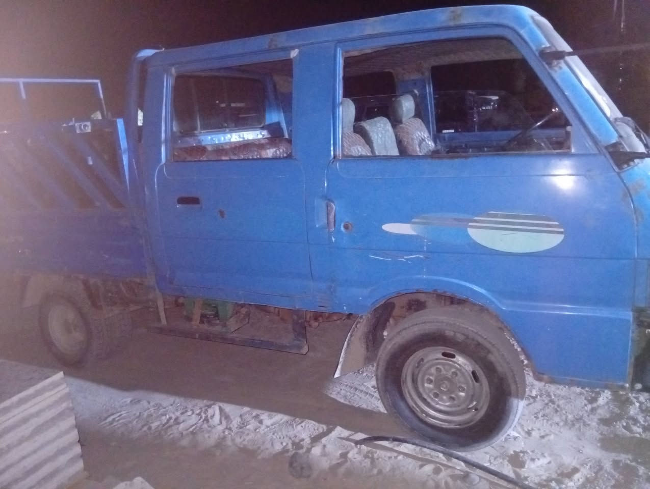 كيا بنكو دبل قمارة كير محرك شاصي مكفول موديل 1992خير من الله ترايك وين ما تريد باسمي سنويه عظم عاج بيها عكارب بلادية بالمحجر للربط حديد 
مكاني بغداد سبع البور رقم بغداد انكليزي 
رقم شاصي واضح مهزوزة قبل 6اشهر بيها ملسق 
سيارة قويه وترهم حمل وترهم عائلة 
سعر 46وبيها مجال للشراي ***********
***********
الرقمين بيهن واتس ما موجود بالفيس 
اخوان اي واحد يحسها غالية  يعبر المنشور لو يذكر الله ويعبر لان سيارتي واعرفها
