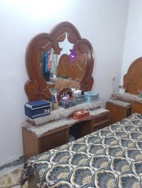 غرفة نوم • أثاث خشبي • بدون تفاصيل
