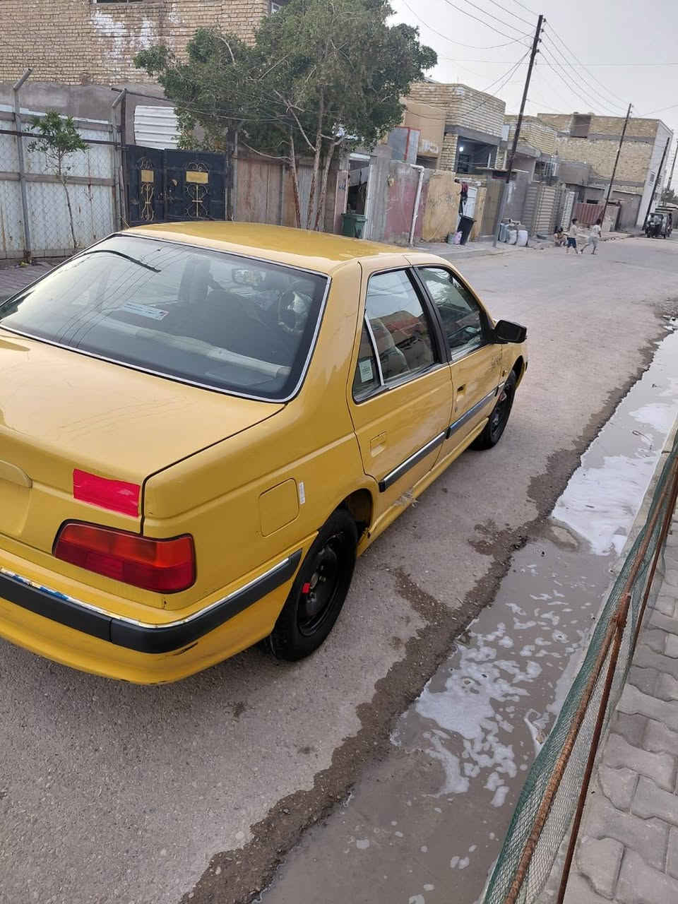 السلام عليكم بيجو بارص 2015 بيه جاملغ امامي ال ايسر امبدل لا الغود ولا شواصي لا ابراكيتات كلهن مكفولات كير مكينه شواصي مكفول كهربائيات كلهه شغاله مابيهه نقص صدر مبدله جديد  السياره مابيهه اي نقص مكاني الحسينية الخدمات *********** السعر 42 وبيهه مجال
