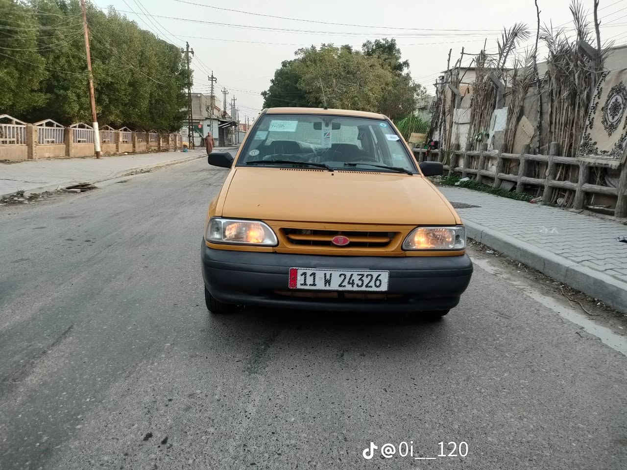 السلام عليكم شباب اليوم عندي سياره سايبه للبيع سياره بيها بنين وباب مبدلات باقه سياره كفاله عامه سياره 2015 سعر 17 ورقه مال واحد محتاج عنده عمليه الرقم‏‪***********‬‏
