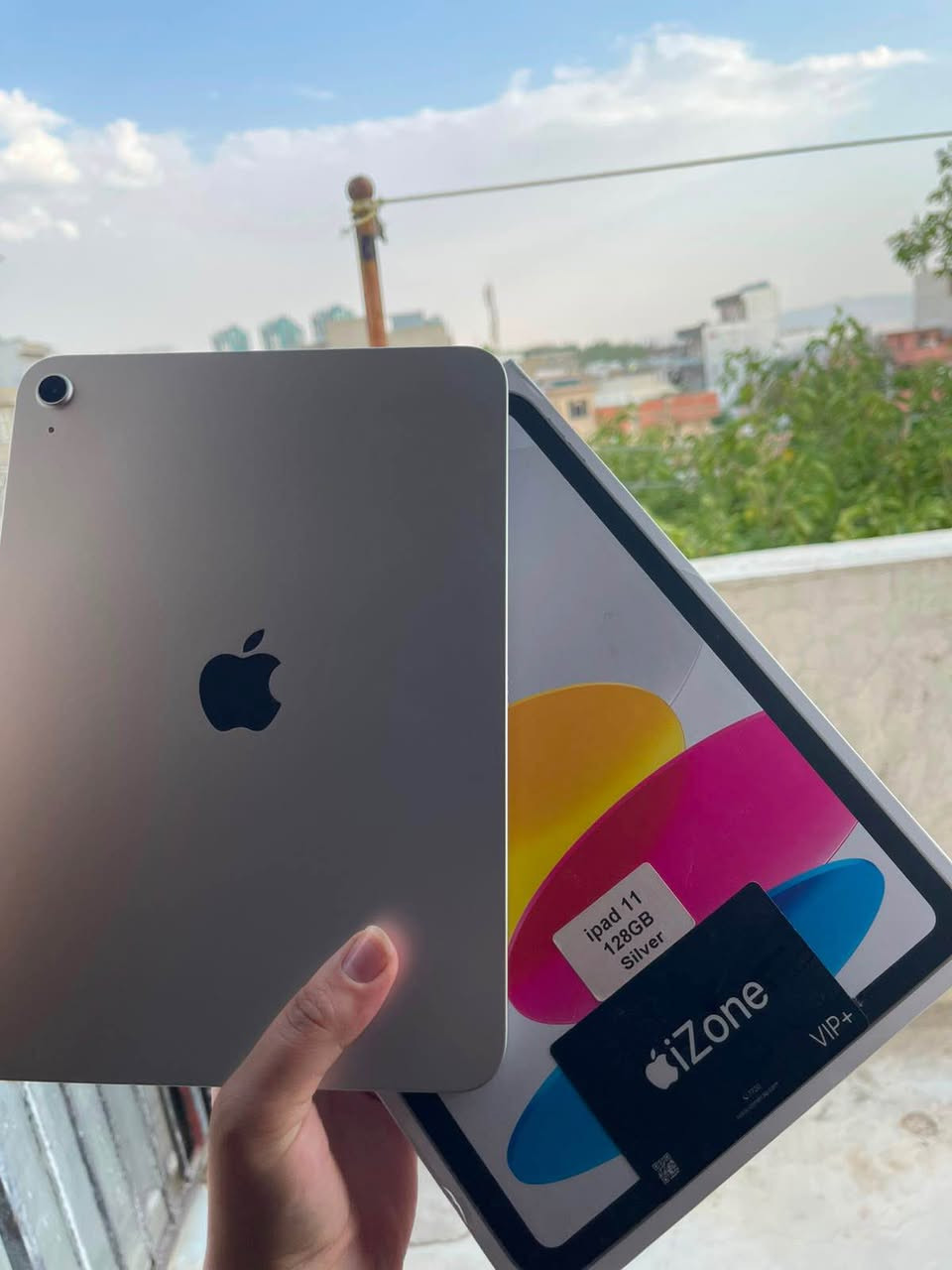 ipad 11th A16
ئایپاد ١١ ی ئەی ١٦ ئاخیر مۆدێل
لە ئایزۆن کڕاوە و زەمانی ماوە⭐️
پاتری %100🔋 ڕەنگ سلڤەر🪙
هیچ هیچ شوختێکی نیە✅
پاکەت و کەلە و ڕەپت خۆی لەگەڵایە✅
قەڵەمێکی زیرەکی لەگەڵدایە لۆک لەگەڵ کەڤەر و درع⭐️ئایپادەکە زۆر زۆر کەم بەکارهاتوە و بە شەر زەمان💯
شوێن سلێمانی📍***********📞 السليمانية, العراق
