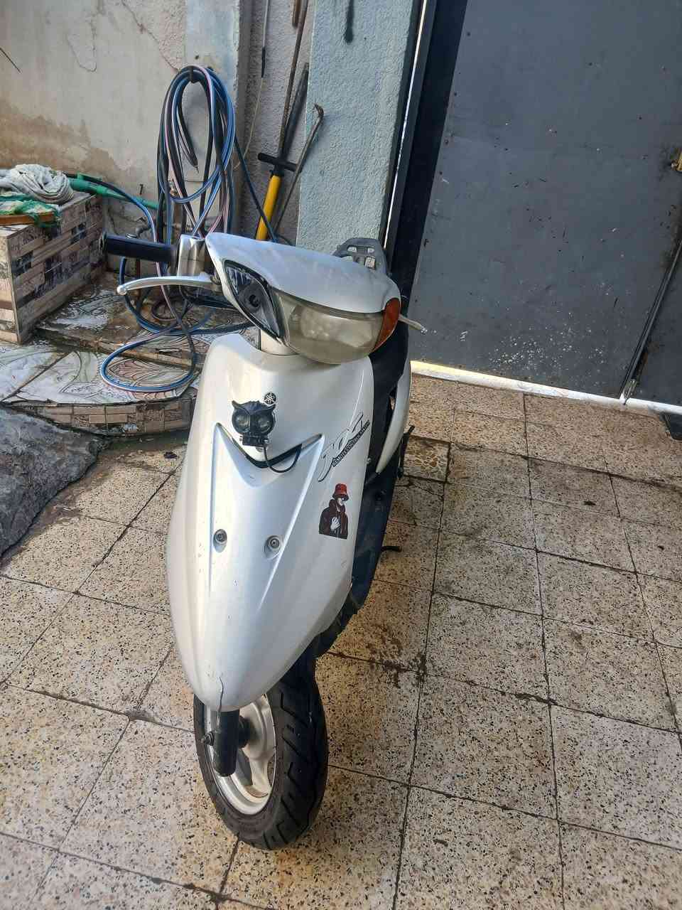 سلام عليكم دراجه عصفوري فرخ لكزز للبيع الدراجه نضيفه وتخبل خير من الله تحريكه تخبل مهدل حلو دراجه كاعده بيها نواقص الي هيه الباتري وتريشه الايسر  فقط يعني ما يروحلك مصرف ويرجع لايت سلف كلشي فول دبلتو تخبل وره وكدام شاصي شرط مكينه بس بستن نص معمره من فوك يعني فقط السعر 300وبي مجال للطبين العنون حي عدن الرقم ***********

