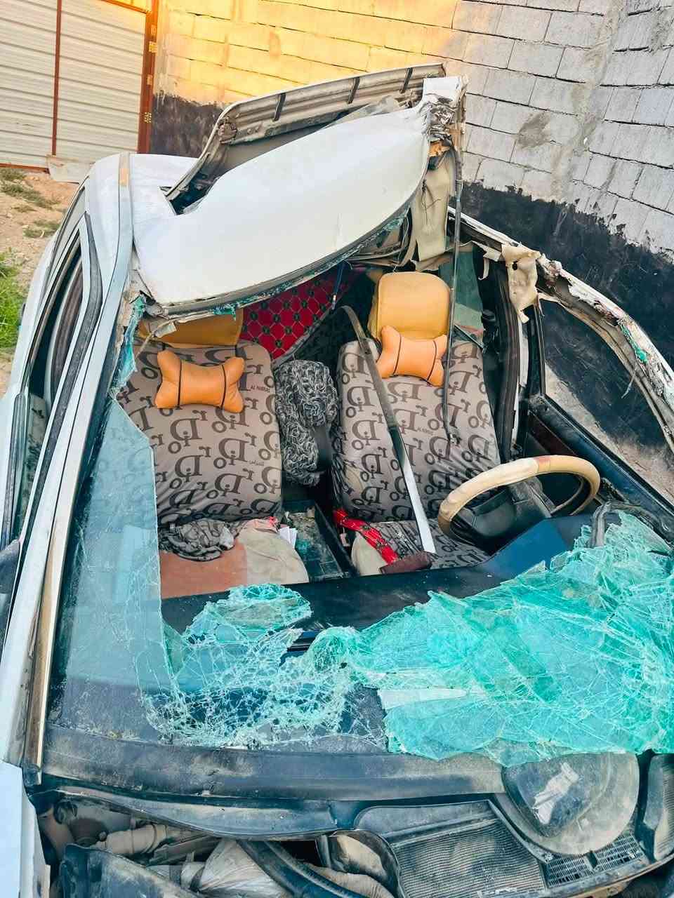 أبيع على حادثها
مارسيدس دب مكينة وگير ما بيهن شي
  رقم بغداد مشروع وطني 
السيارة بأسمي 
للاستفسار *********** 
مكانها القرنة
