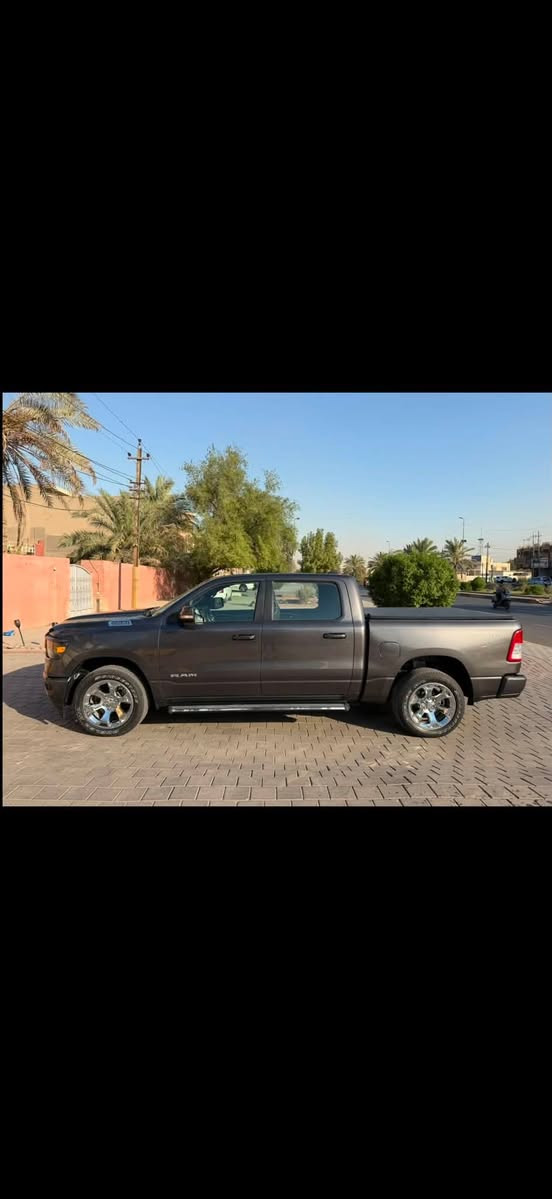 السلام عليكم
للبيع رام 2022
محرك 8 سلندر 5700
كير ماوس 
فول مواصفات ماعدا بانورما 
ماشيه 59 الف 
السعر 225 وبيه مجال بسيط 
عنواني جميله شارع خير الله 
***********
