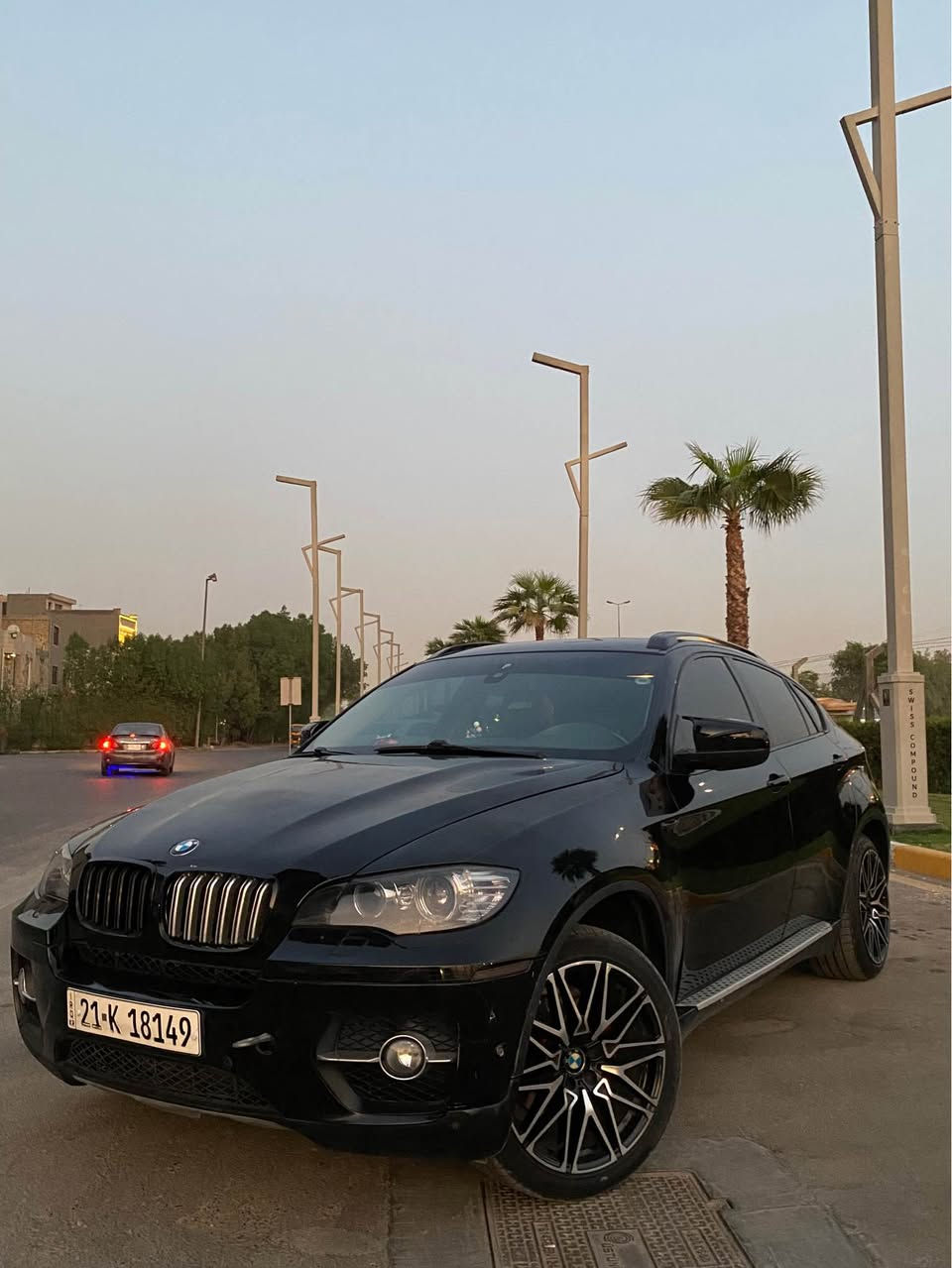 السلام عليكم بيع او مراوس 
سيارة بي ام دبليو X6
3500 tune turbo
موديل :-2012 السيارة من وكالة (((العروش))) خليجي 
ماشية :- 160 الف كيلو فقط  
سيارة بااسمي تحويل ثاني يوم رقمها سليمانيه  جديد وهزتها جديده وتضليل جديد 
ابواب شفط 
مري شفط
وشفتات سرعة
داخل مشمشي  مميز
اربع كامرات 
بصمات
رادارات 
فتحة سقف
كشنات بيها 8 حركات وضعيات 
هندبريك بصمة 
تحديد مسار
وبردات ابواب
بغداد الغزاليه مدير الامن 
149$ وبيها مجال بسيط 
*********** بغداد, العراق
