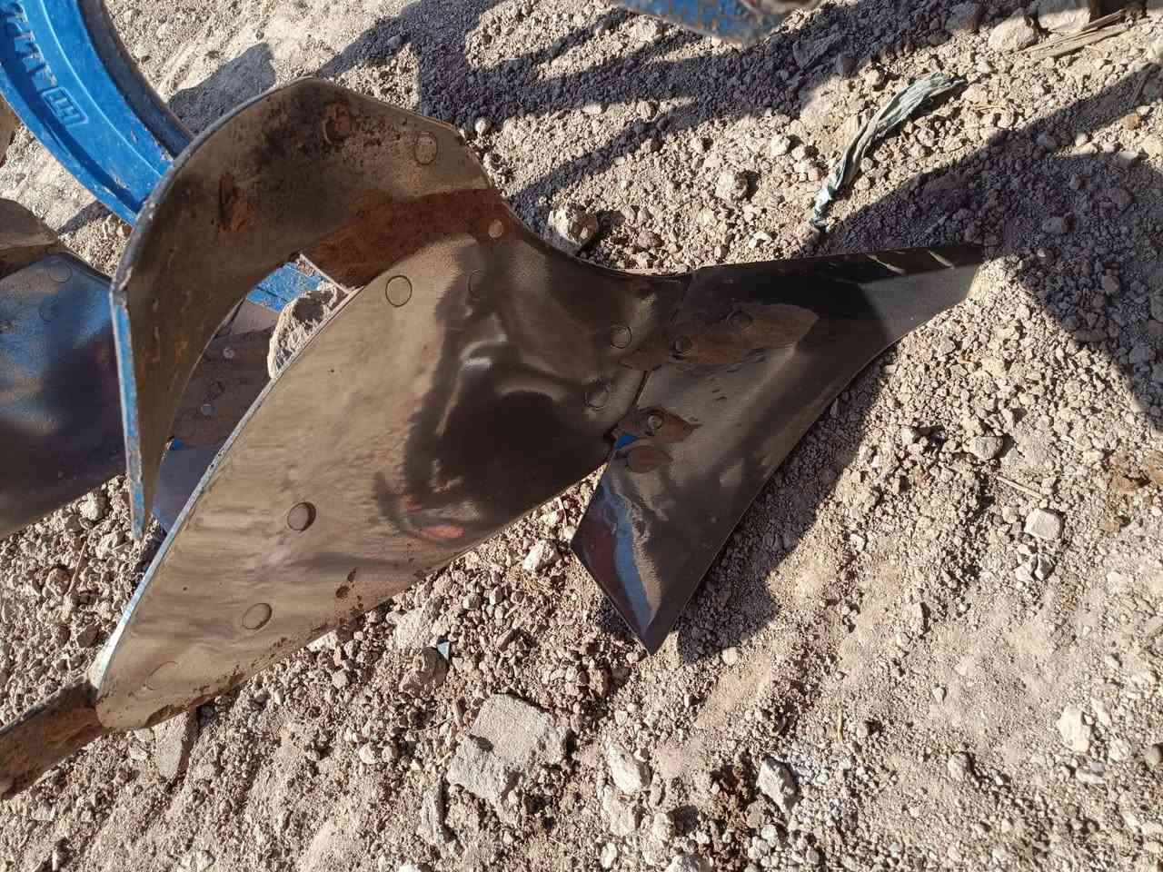 فدان تركي حجم 8 فدان جديد 2250مليونين وربع  وبيه مجال العنوان ميسان الاستفسار عله رقم ***********
