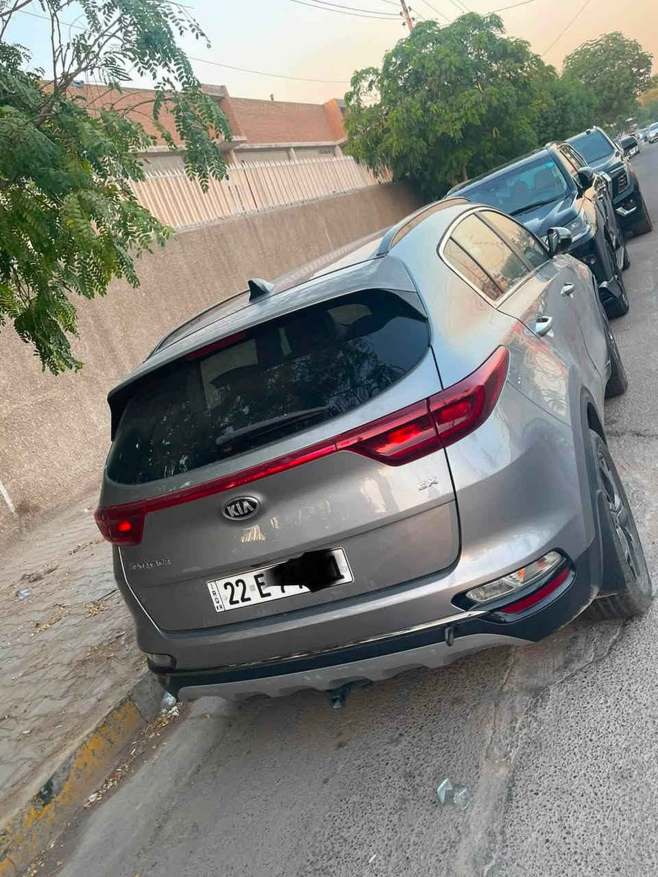 السلام عليكم للبيع سبورتج موديل ٢١فول مواصفات ex
حادثها جاملغ ايمن وباب بدون ايرباك 

بدون اي دواخل  

سيارة ماشية٤١ الف  رقم اربيل دولي صدر جديد تخم تاير تبريد ثلج  محرك ٢٤٠٠ مفتوح  تجي اعلى فئة 

بانوراما 

بصمة 

كشنات كهرباء 

ردار امامي 

رادار خلفي 

رادار جانبي 

فور ويل 

انحدار 

سايد بريك بصمة 

صندوك كهرباء 

لايت عالي ناصي هيلوجين 

مري شفط. تدفئة بلكشنات 

وبعد بيها مواصفات 

مكاني بغداد البنوك 

السعر١٥٠ وبيها مجال لشراي 

هذة رقمي ***********

غير متواجد علفيس الشراي يتصل
