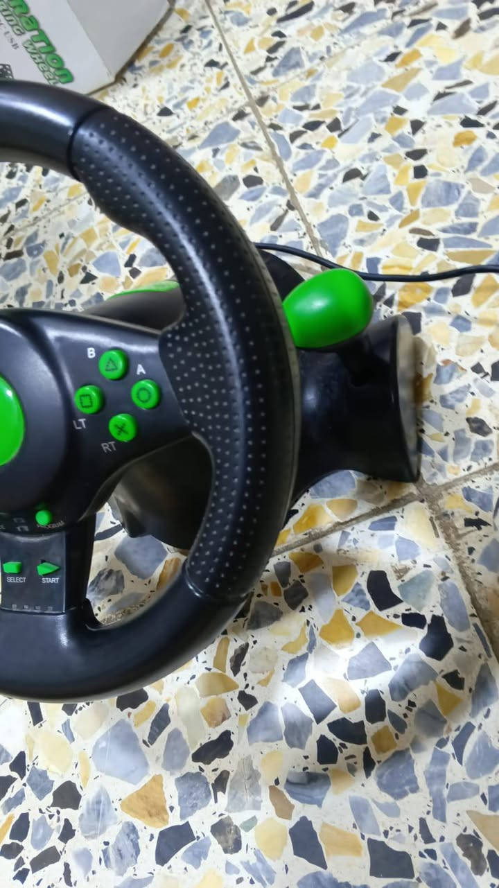 سلام عليكم شباب عندي بلي اكس بوكس 360 مهكر نضيف كامل ملحقات  ويا دركسون و دبل جوستك والعاب 32 لعبه ذاكره 250 كيكه سعر وتفاصيل خاص تريد صوره طبلي على هذا الرقم ***********
