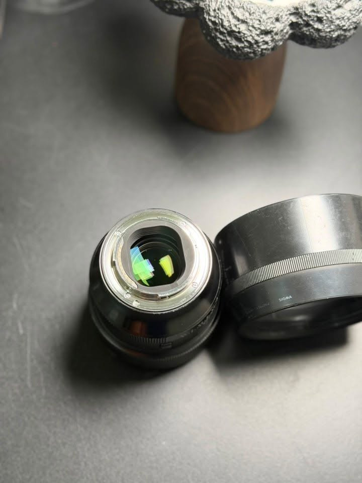 Sigma 85 F1.4
عدسة سيكما 85 فتحة 1.4 للكاميرات السوني 

عدسة نظيفة وجديدة، استخدام قليل وما بيها أي مشاكل.
مشتراة بشهر محرم.

تجي كاملة وياها الكارتونة، الغطاء، والهود، مثل ما موضح بالصور.

📞 للاستفسار عن السعر:

***********
