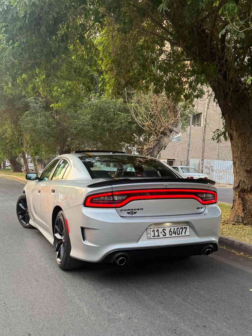 جارجر اورنج ادشن🧡
الموديل :2022. (خليجي) 

العداد : 19 mi   (اخت زيرو) 

(سياره وكاله هارلم ام ضمان 📍)

المحرك : V6 . 3.6L  سياره علا ايدي زيرو 

الضمان : 3 سنوات او 60 الف كيلو متر 

مرقم بغداد كامل بسمي تحويل ثاني يوم 

(السياره مكفوله كفاله عامه ) 

سياره جديده بعده اخت زيرو بمعنى الكلمه 

المواصفات 

 فول الفول 1/1 

المواصفات :

ردار جانبي 

* الواجهة الأمامية SRT. 

* فتحة سقف

* رادار مع مانع تصادم . 

* نقطة عمياء . 

* حساسات امامية . 

* مصابيح امامية زنون مع LED . 

* ويل قياس 20 أنج . 

* حساسات خلفية . 

* شاشه كبيرة مع نظام ملاحة نفكيشن GPS .

* سستم صوت الپاين مع سماعات الباين

* مقصورة الركاب من الجلد الفاخر .  

* مقاعد أمامية كهربائية عدد 2 . 

* ذاكرة لحفظ وضعيات الجلوس (ميموري) . 

* مقاعد أمامية تبريد وتدفئة . 

* مقاعد خلفية تدفئة . 

* تشغيل عن بعد . 

* ستيرن كهربائي . 

* تدفئة ستيرن . 

* محدد سرعة . 

* تلفون بلوتوث . 

* كاميرا خلفية .

* مرايا متحسسة للاضاءة العالية .

* كير شفتر بالستيرن . 

* دخول ذكي (بصمة) .

رقمي *********** 

(مكاني بغداد ) كرادة 

السعر مناسب 🤍
