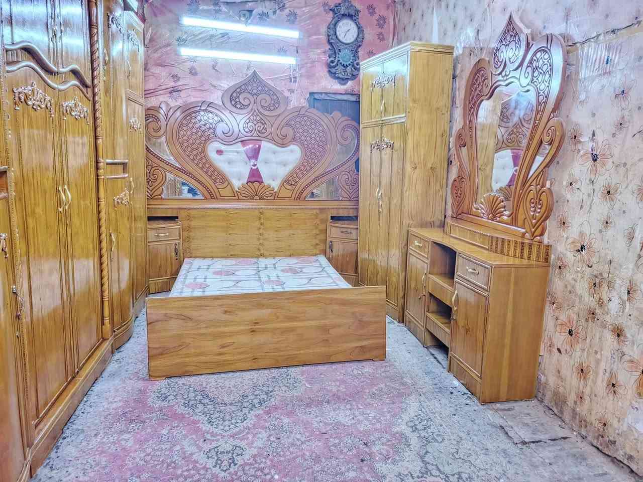 غرفه اخشاب ست ابواب ملحق للبيع ***********السعر 650صاج الزاويه كنتوريه موديل حديث العنوان بغداد وكو توصيل متواجد وتساب
