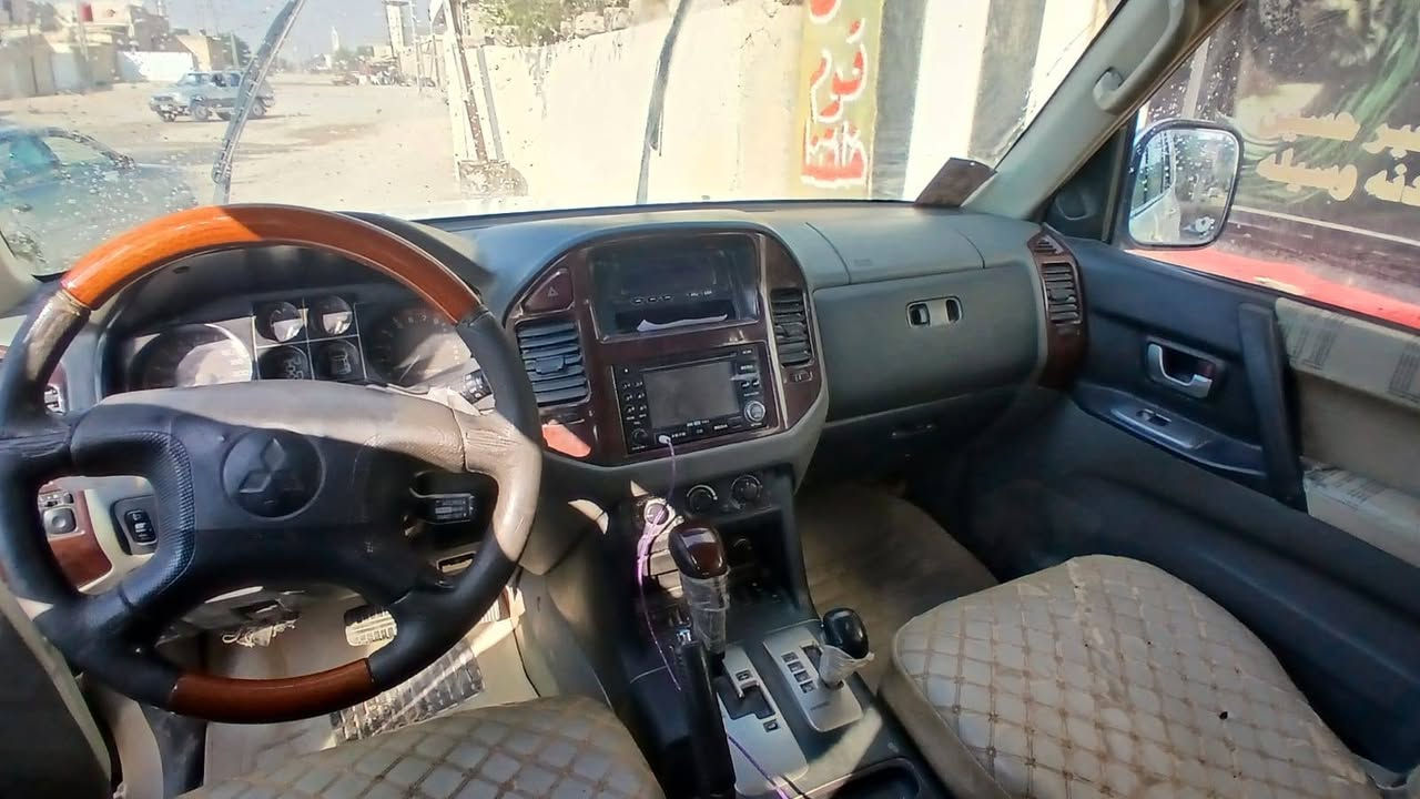 باجيرو ٢٠٠٦ فول خليجي تنته مرايات شفط تبريد ٣ قطع
محرك ٣٠٠٠ ابلادي
 رقم بغداد مشروع وطني بأسمي
السعر ١١٠ او مراوس بسياره عاليه
مكان السياره بصره الزبير
***********
