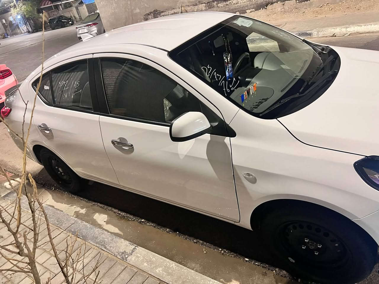 نيسان صني مديل 25 سعر 124 وبيه مجال ماشيه 15 الف بسم شركه السياره تحويل وكاله باي وكت 
بيه طخات خفاف مسويهن بارد  كفاله من التبديل والصبغ 

شاشه لكزز السياره جديده ام البليته الزركه مكاني قبله حي الجامعه ***********
