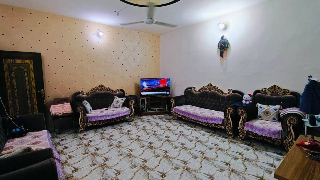 السلام عليكم 
بيت للبيع طابو زراعي سند 25
✅بهرز حي صدام خلف جامع القدوس ومقابل اسواق مخلد 
✅مساحة 156 متر 
الواجهة 13 والنزال 12 
✅طابق واحد متكون من استقبال ومطبخ وغرفة نوم وصالة وصحيات داخليه وخارجيه وبيتونه وكراج يكفي سياره
ومنور خلفي 
✅السعر 75 وبي مجال للشراي 
للاستفسار الاتصال او التواصل ع الواتس 
***********
