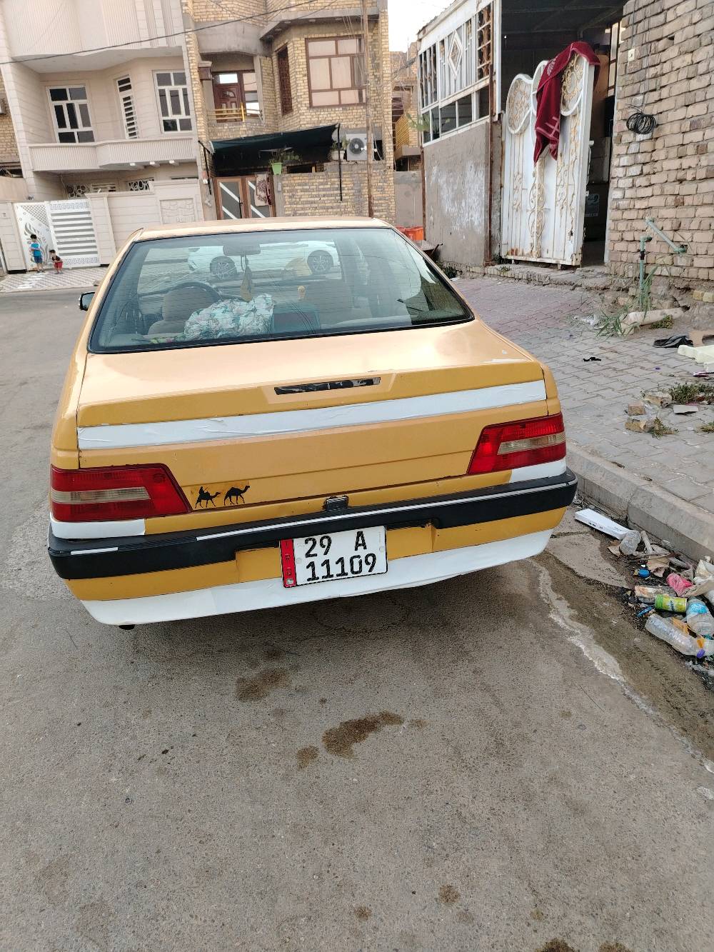 بيجو لميس 405 محرك وكير فرنسي رقم نكليزي تحويل مباشر سياره ما نقصه شي بس جامه كدام مفضره ضربات بصيطه بيه مصلحه مصفره هيه وغرامات باقي تفاصيل عله خاص او تصال ///*********** مكان واسط سعر. 23.