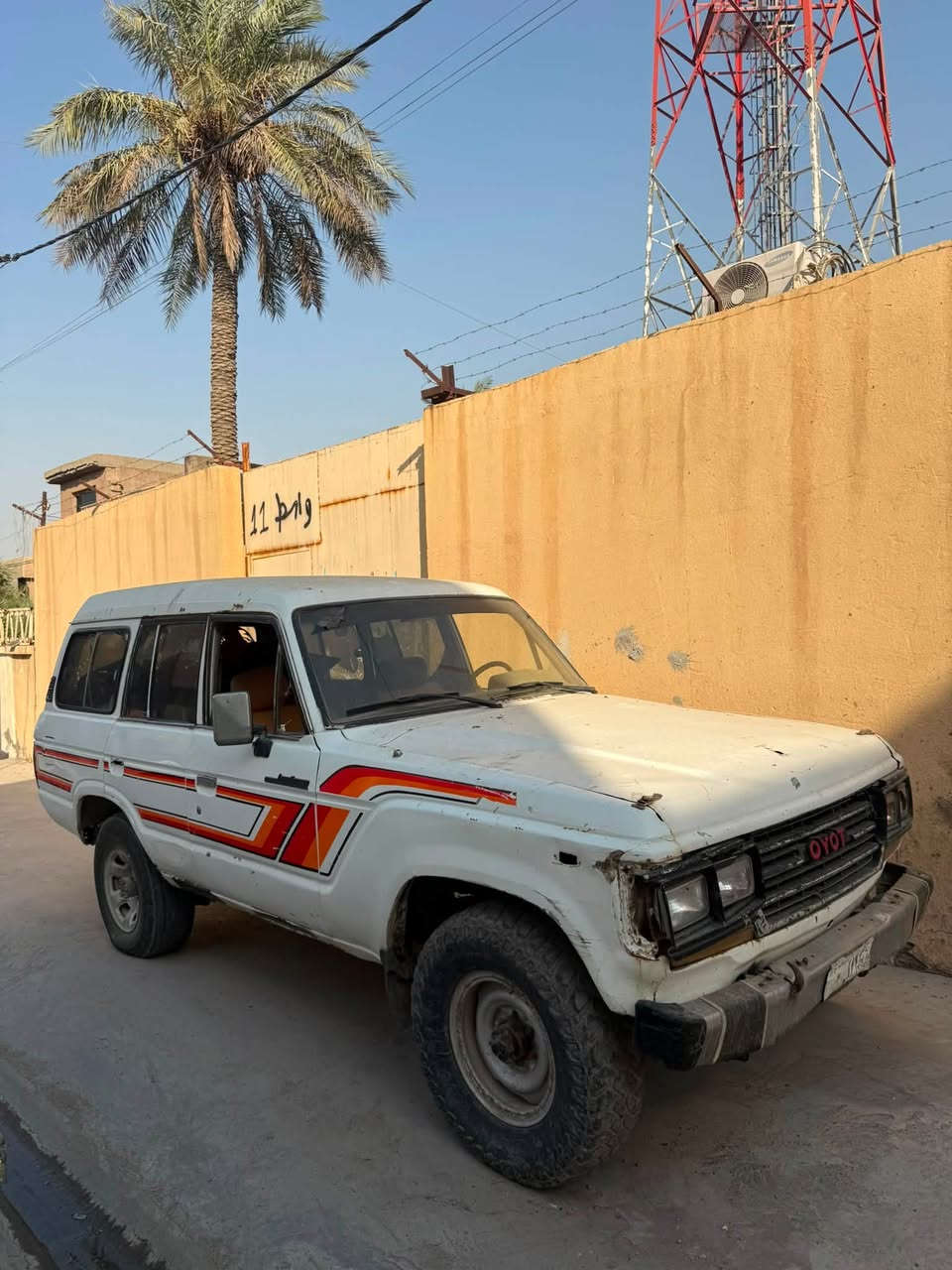للبيع لاندكروز مديل 1986  كير ومحرك خير من الله شغاله لسياره كلك موجوده ب واسط معروضه 17 ورقه وبيه مجال للتواصل ***********
