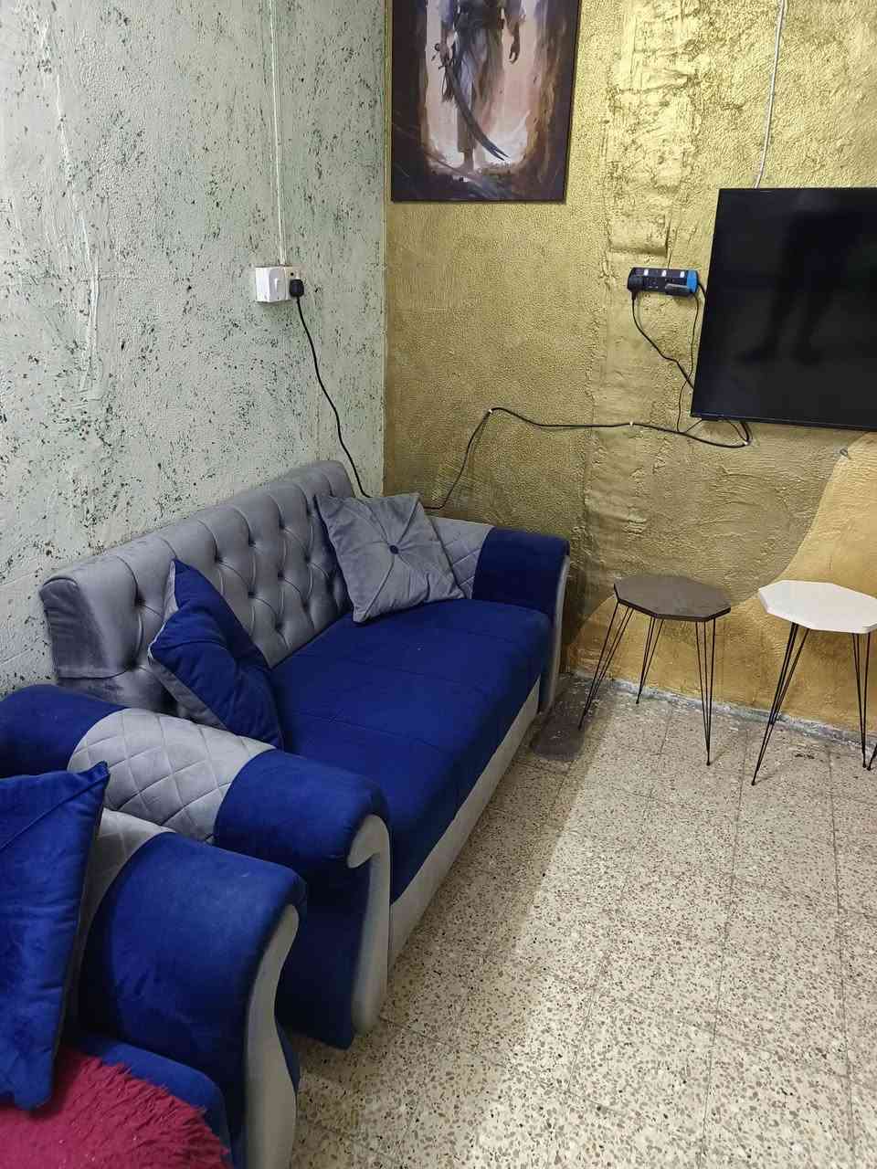 تخم للبيع كامل مقاعد بلوك صار سنه مدوشم جديد وكامل مع الاسفنج ١٠ كوشات رجل وزن ثقيل صار عليه فوك المليون رايدة ٥٥٠ مكاني بغداد المحمودية *********** بي واتساب
