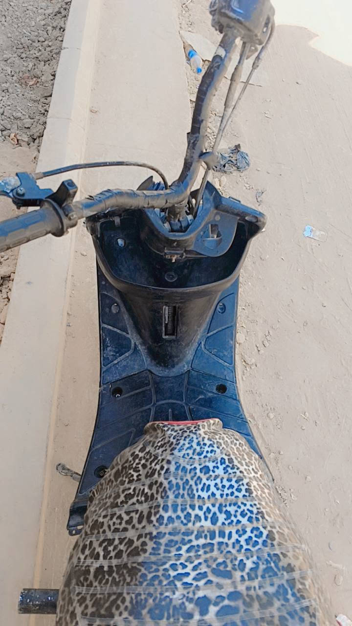 دراجة بيجي 9 زروف حربية دراجة شغالة هندر واحد بس عوزهة ترتيب شاصي مكفول كلجات اصليات كويل وبلك جدد عقل مال ماكس بلادي تايرات جدد مابيهن ولا بنجر كابريتة جديدة جوين وشفاطة جدد الله شاهد السعر 70 قفل من الخير ربع ماينزل مو تجيني وطيحلي وتعبانة وهاي السولف  تفيدك اهلن وسهلن ماتفيدك هم اهلن وسهلن مكاني ديوانية جمعية مال اسكان شارع ملجاء العلوية *********** بي واتساب
