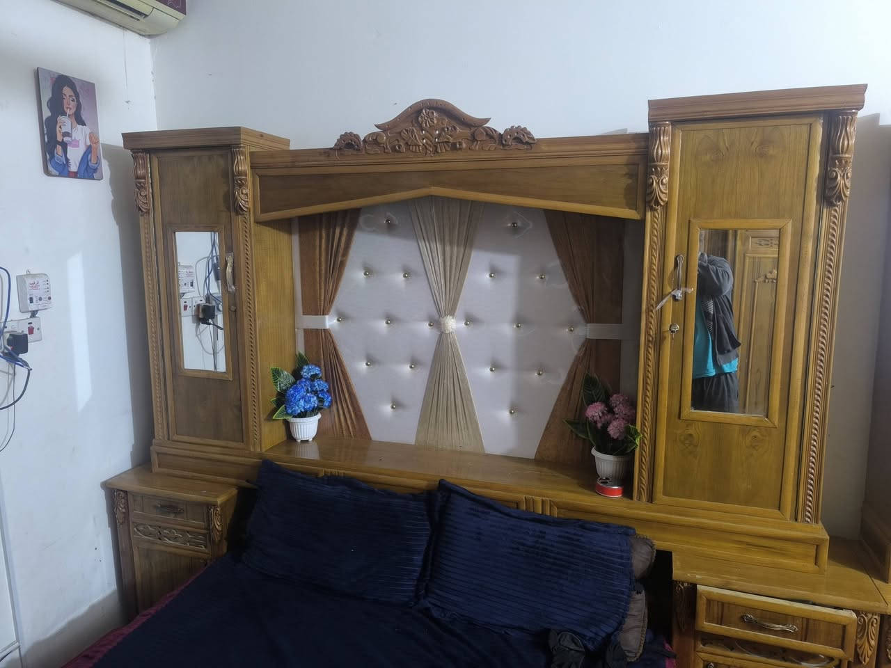 غرفه 5 قطع درجه أوله وجديده ماصارلهن 4 اشهر من مشتريها بعدها بجيسها والله الي يردها يتواصل وياي ع الرقم مكاني حله  ***********
