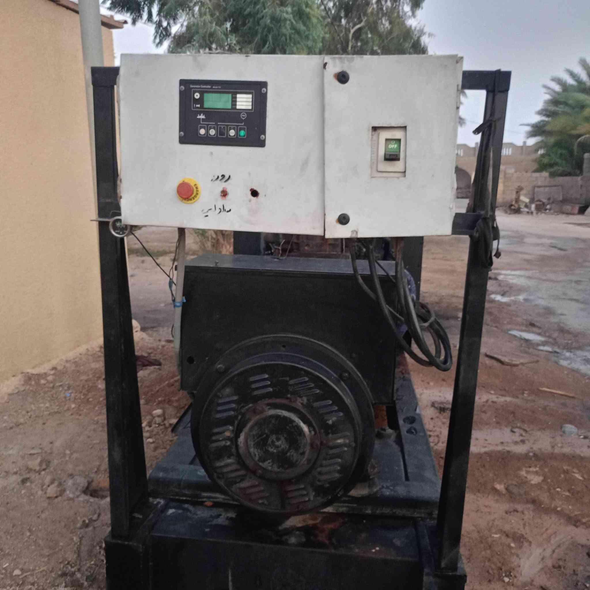 مولدات عدد2 للبيع نوع سكانيه وحده 112 حاويه بيها تبخير راس توليد 300 كيفي الثانيه دي أس 6 كورات قبق بلاستك حاويه مكفوله كفاله عامه راس توليد 250 كيفي عل الفصح المكان ديالى الخالص ***********          ***********
